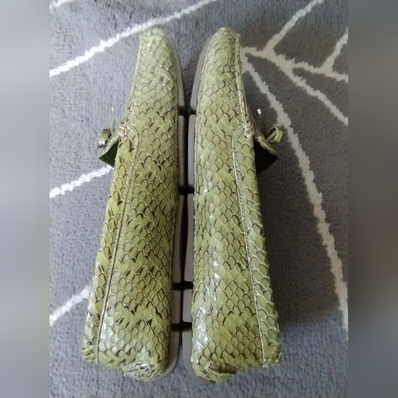 Prada Green Snake Embossed Leather Driving Loafers - Picture 6 of 13